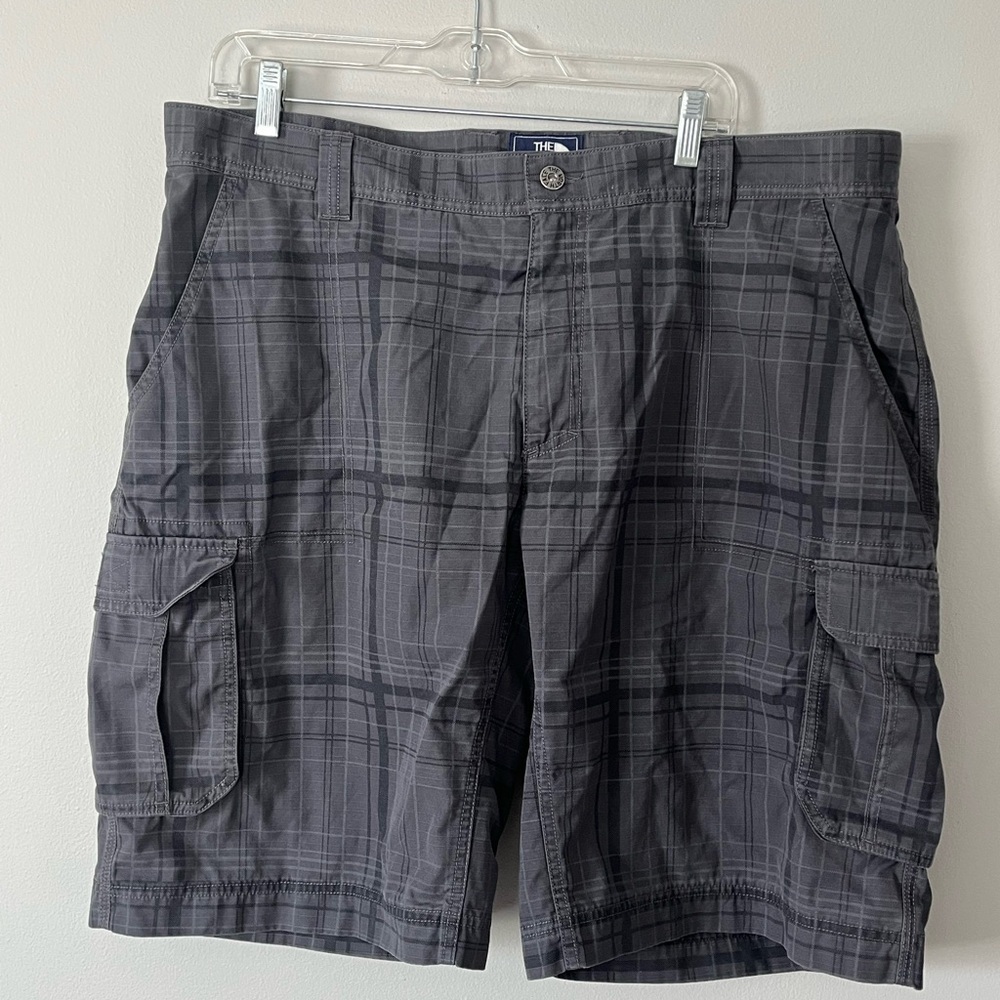 The North Face Cargo Shorts Mens 40 Regular Fit Gray Hiking Casual
